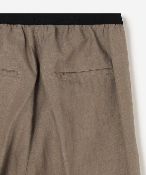 Bshop(ビショップ)の「BRACCAE | リネン ツータックパンツ WOMEN(スラックス・レディース・モカ/ライトグレー/ピンク/チャコール・2/1)」の16枚目の写真