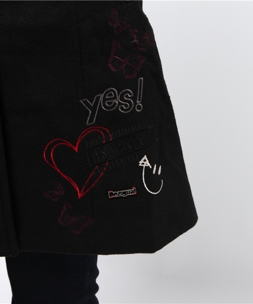 Desigual（デシグアル）の「「Desigual/デシグアル」ニット襟付チェスターコート（チェスターコート・レディース・ブラック・XXX-LARGE/SMALL/XX-LARGE/MEDIUM/X-LARGE/LARGE）」の3枚目の写真