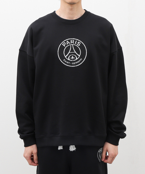 PARIS SAINT-GERMAIN(パリサンジェルマン)の「【Paris Saint-Germain / パリ・サン=ジェルマン】JP Cross-stitch sweatshirt(スウェット・メンズ・ブラック・MEDIUM)」の1枚目の写真
