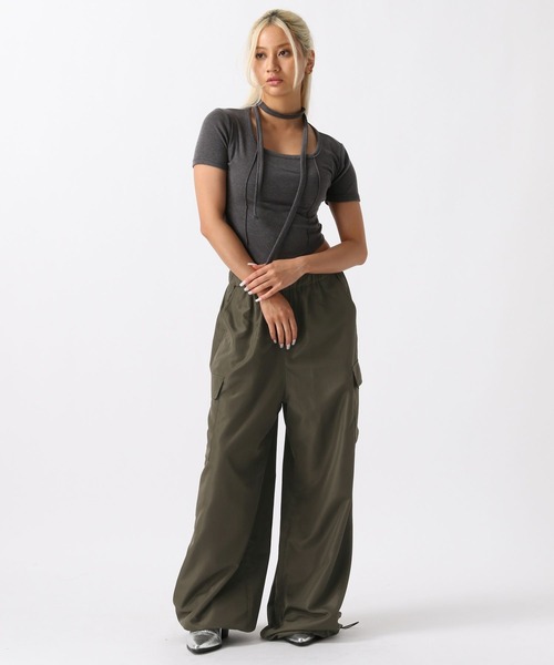 FOREVER 21(フォーエバー トゥエンティーワン)の「【2024SS】カーゴナイロンワイドパンツ(カーゴパンツ・レディース・ブラック/グレー/カーキ・SMALL/MEDIUM)」の12枚目の写真