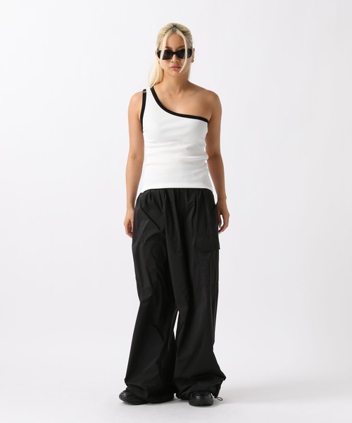 FOREVER 21(フォーエバー トゥエンティーワン)の「【2024SS】カーゴナイロンワイドパンツ(カーゴパンツ・レディース・ブラック/グレー/カーキ・SMALL/MEDIUM)」の15枚目の写真