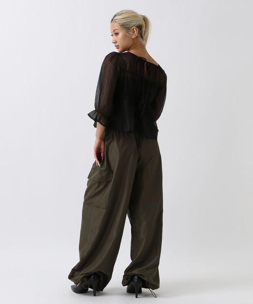 FOREVER 21(フォーエバー トゥエンティーワン)の「【2024SS】カーゴナイロンワイドパンツ(カーゴパンツ・レディース・ブラック/グレー/カーキ・SMALL/MEDIUM)」の6枚目の写真