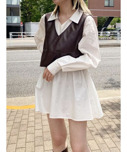 MURUA（ムルーア）の「フェイクレザーベスト×シャツワンピースSET（ワンピース・レディース・ブラック/グレー/ブラウン・FREE）」の18枚目の写真