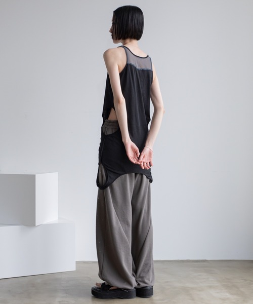 VACANCY（ヴァカンシー）の「シアーレイヤードホール2wayアメスリタンク（タンクトップ・レディース・アイボリー/ブラック/グリーン・FREE）」の19枚目の写真