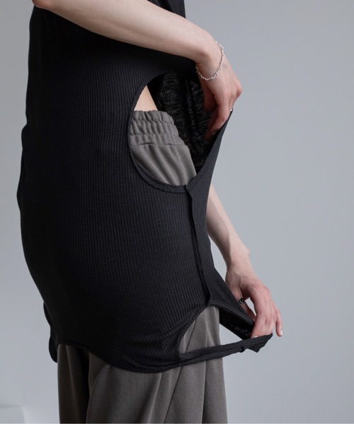 VACANCY（ヴァカンシー）の「シアーレイヤードホール2wayアメスリタンク（タンクトップ・レディース・アイボリー/ブラック/グリーン・FREE）」の16枚目の写真