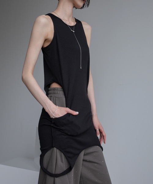 VACANCY（ヴァカンシー）の「シアーレイヤードホール2wayアメスリタンク（タンクトップ・レディース・アイボリー/ブラック/グリーン・FREE）」の14枚目の写真
