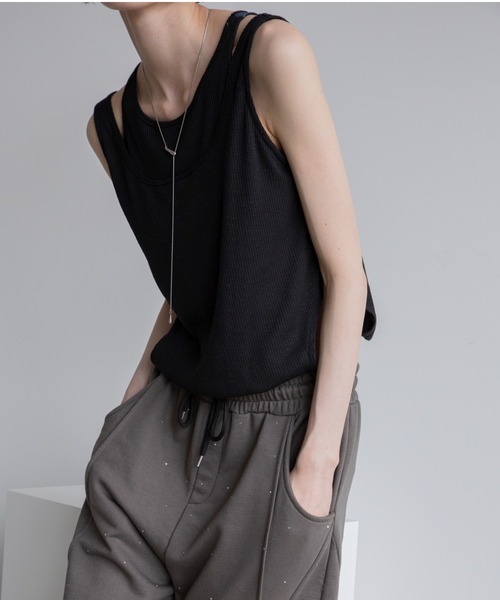 VACANCY（ヴァカンシー）の「シアーレイヤードホール2wayアメスリタンク（タンクトップ・レディース・アイボリー/ブラック/グリーン・FREE）」の21枚目の写真