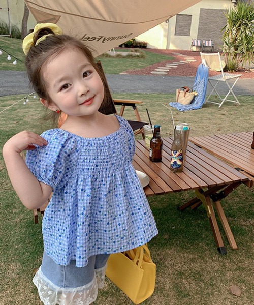 CERCA（チェルカ）の「lulunoix/フラワーフリルブラウス N15270（シャツ/ブラウス・キッズ・ブルー/ピンク・90cm/110cm/100cm/120cm）」の2枚目の写真