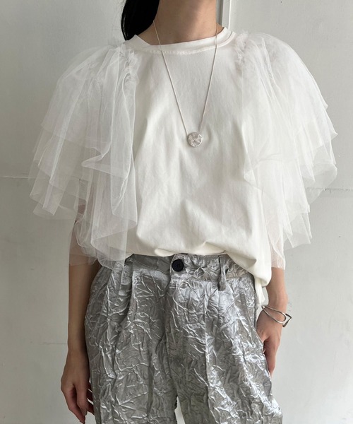 Jewelobe(ジュエローブ)の「ボリュームチュールラッフルTシャツ(Tシャツ/カットソー・レディース・ホワイト/ブラック・FREE)」の3枚目の写真
