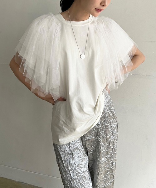 Jewelobe(ジュエローブ)の「ボリュームチュールラッフルTシャツ(Tシャツ/カットソー・レディース・ホワイト/ブラック・FREE)」の4枚目の写真