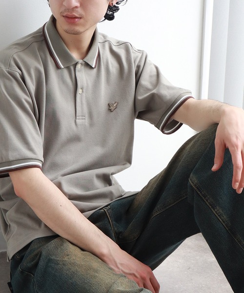 LYLE&SCOTT（ライルアンドスコット）の「【LYLE&SCOTT/ライルアンドスコット】ゴールデンイーグル リブライン 半袖 ポロシャツ（ポロシャツ・メンズ・サンドベージュ/ブルー/アイボリー/ブラック・LL/L/M）」の3枚目の写真