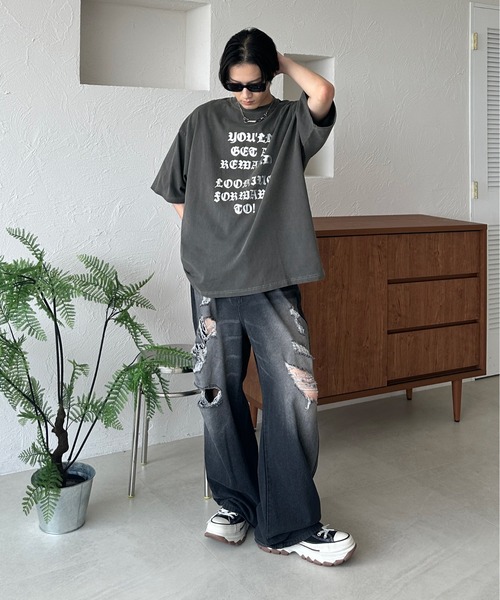 sedacle(セダクル)の「箔プリントTEE(Tシャツ/カットソー・メンズ・ブラウン/チャコールグレー・SMALL/LARGE/MEDIUM)」の22枚目の写真