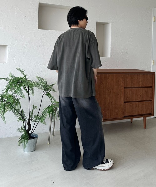 sedacle(セダクル)の「箔プリントTEE(Tシャツ/カットソー・メンズ・ブラウン/チャコールグレー・SMALL/LARGE/MEDIUM)」の21枚目の写真