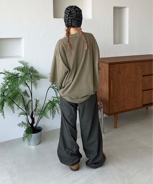 sedacle(セダクル)の「箔プリントTEE(Tシャツ/カットソー・メンズ・ブラウン/チャコールグレー・SMALL/LARGE/MEDIUM)」の14枚目の写真