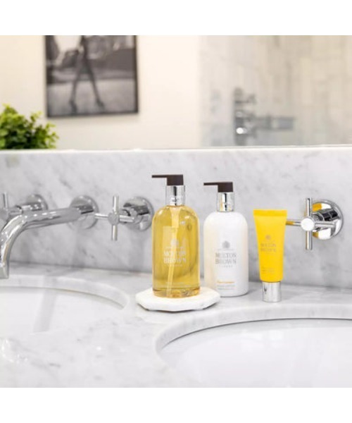 MOLTON BROWN(モルトンブラウン)の「フローラ ルミナーレ ハンドウォッシュ 300ml|モルトンブラウン MOLTON BROWN(ハンドソープ・レディース・フローラル・FREE)」の4枚目の写真