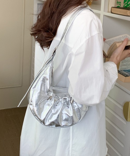 【追跡あり!】ALDO 24AW チェーン付 Laralyyx ショルダーバッグ セール】2 way蝶付きバケツ型ショルダーバッグ（ショルダー