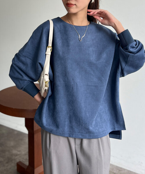 Chez toi（シェトワ）の「BACKリブラインスエードプルオーバー（Tシャツ/カットソー・レディース・ブルー/グレー/アイボリー/ブラック・FREE）」の4枚目の写真