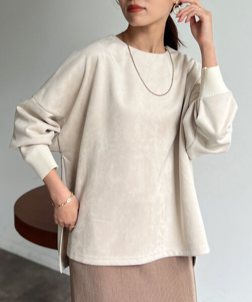 Chez toi（シェトワ）の「BACKリブラインスエードプルオーバー（Tシャツ/カットソー・レディース・ブルー/グレー/アイボリー/ブラック・FREE）」の5枚目の写真