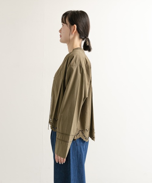 URBAN RESEARCH DOORS(アーバンリサーチドアーズ)の「レース刺繍Vネックカーディガン(カーディガン/ボレロ・レディース・オフホワイト/カーキ/ブラック・MEDIUM)」の18枚目の写真