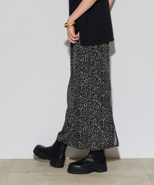 GALLEST（ギャレスト）の「変形ドットナロースカート（スカート・レディース・ホワイト系7/ブラック系4・38/36）」の2枚目の写真