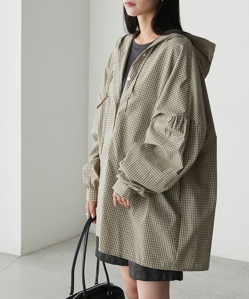 forksy.(フォルクシー)の「【forksy.】オーバーサイズチェック柄フーディーシャツ(シャツ/ブラウス・レディース・ブラック系/ブルー系/ベージュ系・FREE)」の4枚目の写真