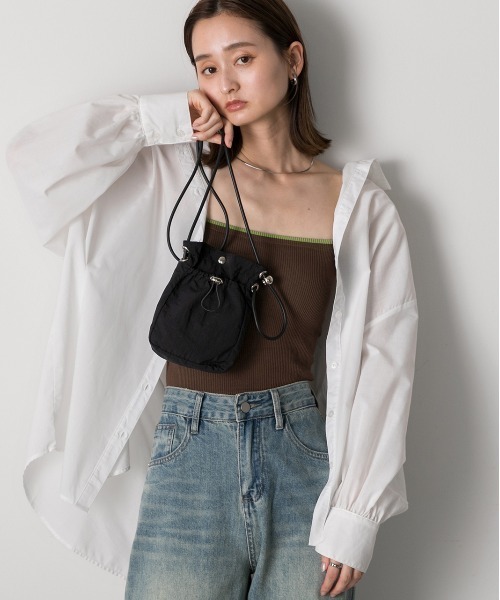 ad thie(アドティエ)の「ドロストデザイン コンパクト ショルダーバッグ(ショルダーバッグ・レディース・カーキ/ブラック/オフホワイト・FREE)」の11枚目の写真