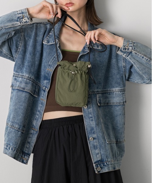 ad thie(アドティエ)の「ドロストデザイン コンパクト ショルダーバッグ(ショルダーバッグ・レディース・カーキ/ブラック/オフホワイト・FREE)」の20枚目の写真