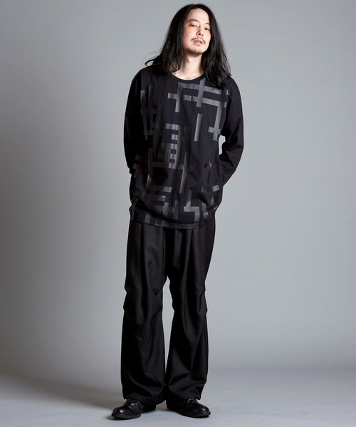 NO ID.（ノーアイディ）の「【NO ID.】Geometric Print Big Pullover / ジオメトリック プリント ビッグ プルオーバー（Tシャツ/カットソー・メンズ・グレー/ブラック/ホワイト・ONE SIZE）」の16枚目の写真