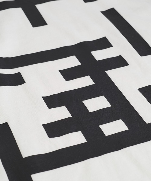 NO ID.（ノーアイディ）の「【NO ID.】Geometric Print Big Pullover / ジオメトリック プリント ビッグ プルオーバー（Tシャツ/カットソー・メンズ・グレー/ブラック/ホワイト・ONE SIZE）」の6枚目の写真