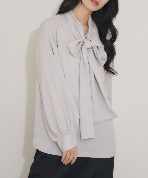 KATHARINE ROSS(キャサリンロス)の「【KATHARINE ROSS】ボウタイブラウス(シャツ/ブラウス・レディース・ブラック/ライトグレー・MEDIUM)」の2枚目の写真