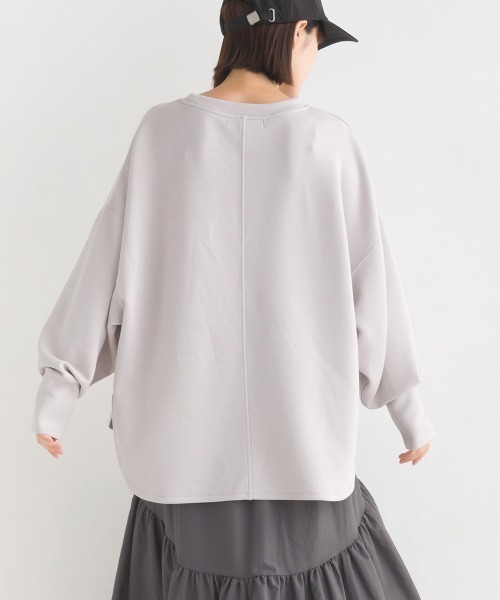 OMNES(オムネス)の「ソフトダンボールニットフロッキープリントプルオーバー(Tシャツ/カットソー・レディース・チャコール/グレイッシュベージュ/モカ/オフホワイト/ブラック・FREE)」の11枚目の写真