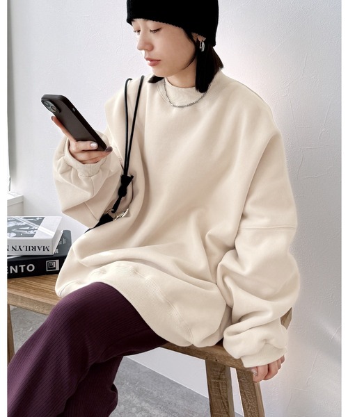 reca(レカ)の「オーバーサイズ裏起毛スウェット(スウェット・レディース・チャコール/キナリ/グレイッシュベージュ/ラベンダー・FREE)」の3枚目の写真