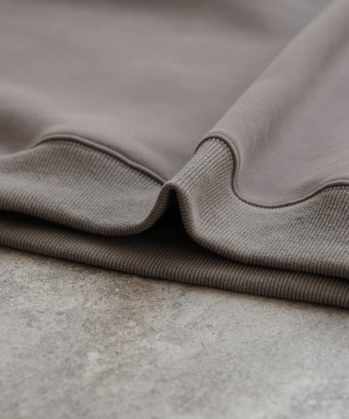 reca(レカ)の「オーバーサイズ裏起毛スウェット(スウェット・レディース・チャコール/キナリ/グレイッシュベージュ/ラベンダー・FREE)」の6枚目の写真