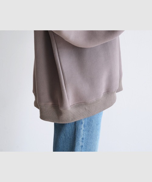 reca(レカ)の「オーバーサイズ裏起毛スウェット(スウェット・レディース・チャコール/キナリ/グレイッシュベージュ/ラベンダー・FREE)」の19枚目の写真
