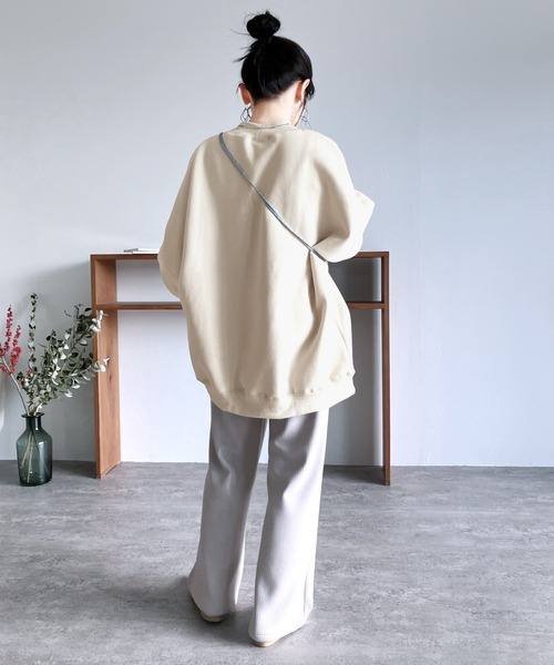 reca(レカ)の「オーバーサイズ裏起毛スウェット(スウェット・レディース・チャコール/キナリ/グレイッシュベージュ/ラベンダー・FREE)」の20枚目の写真