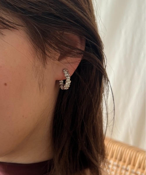 ciite'(シーテ)の「ギャザーメタルワンタッチフープピアス (両耳用)(ピアス(両耳用)・レディース・シルバー/ゴールド・FREE)」の4枚目の写真
