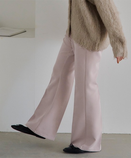 titivate（ティティベイト）の「センタープレスフレアパンツ（その他パンツ・レディース・ブラック/グレイッシュベージュ/アイボリー/ピンクベージュ/ブラウン・M）」の5枚目の写真