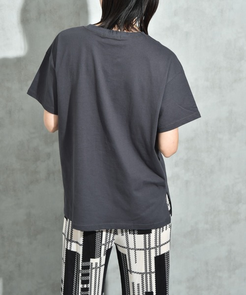 INTERPLANET(インタープラネット)の「フロッキーロゴベーシックTシャツ(Tシャツ/カットソー・レディース・モカ/チャコールグレー/オフホワイト・FREE)」の19枚目の写真