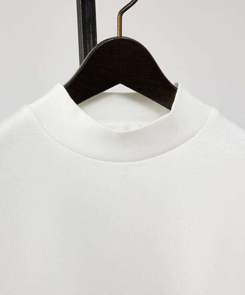 ABAHOUSE(アバハウス)の「【シルキータッチ】ライトダンボールモックネック ロンT(Tシャツ/カットソー・メンズ・グレイッシュベージュ/ブラック/グレイッシュブルー/ホワイト・44/46/48)」の11枚目の写真