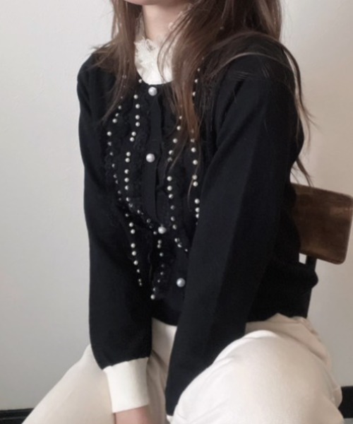 deux amour(ドゥーザムール)の「バイカラーレースパールカーディガン風ニット(Tシャツ/カットソー・レディース・ブラック/アイボリー・FREE)」の2枚目の写真