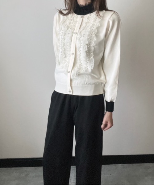 deux amour(ドゥーザムール)の「バイカラーレースパールカーディガン風ニット(Tシャツ/カットソー・レディース・ブラック/アイボリー・FREE)」の6枚目の写真