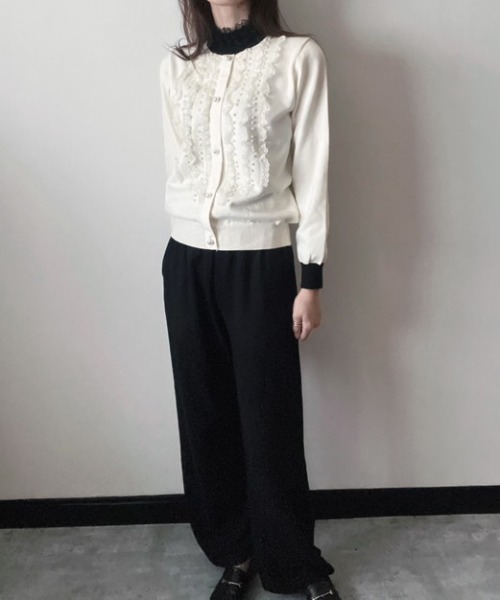 deux amour(ドゥーザムール)の「バイカラーレースパールカーディガン風ニット(Tシャツ/カットソー・レディース・ブラック/アイボリー・FREE)」の7枚目の写真