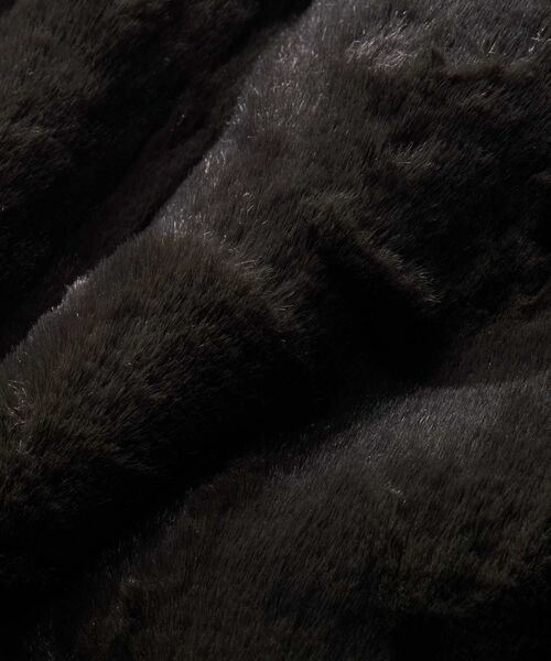 NIKE（ナイキ）の「ナイキ スポーツウェア フューチュラ 365 フェイクファー クロスボディバッグ (1L) / Nike Sportswear Futura 365 Faux Fur Crossbody Bag (1L) FZ1326-010 Black（ボディバッグ/ウエストポーチ・レディース・ブラック・ONE SIZE）」の4枚目の写真