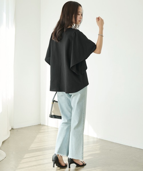 LAVEANGE（ラビアンジェ）の「サッカーストライプフリルブラウス（シャツ/ブラウス・レディース・ブラック/ブルー/オフホワイト・4L/3L/LL/M/5L）」の16枚目の写真