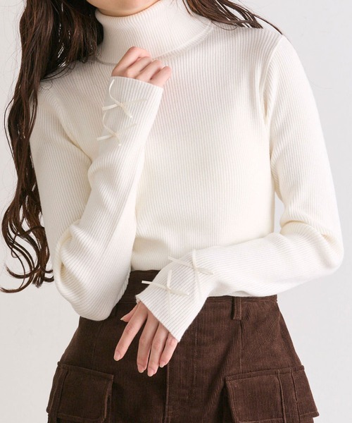 OLIVE des OLIVE（オリーブデオリーブ）の「袖リボンタートルネック（ニット/セーター・レディース・ピンク/その他/ブラック/オフホワイト・FREE）」の2枚目の写真