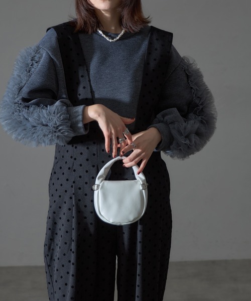 each（イーチ）の「チュールスリーブ裏起毛クロップドスウェット（スウェット・レディース・ブラック/ライトグレー/グレー・FREE）」の4枚目の写真