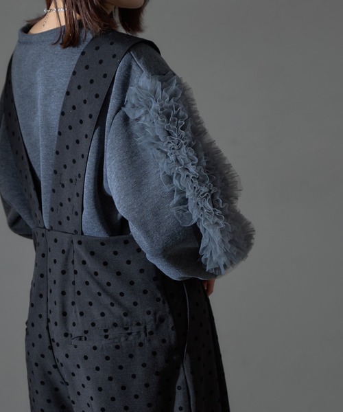 each（イーチ）の「チュールスリーブ裏起毛クロップドスウェット（スウェット・レディース・ブラック/ライトグレー/グレー・FREE）」の6枚目の写真