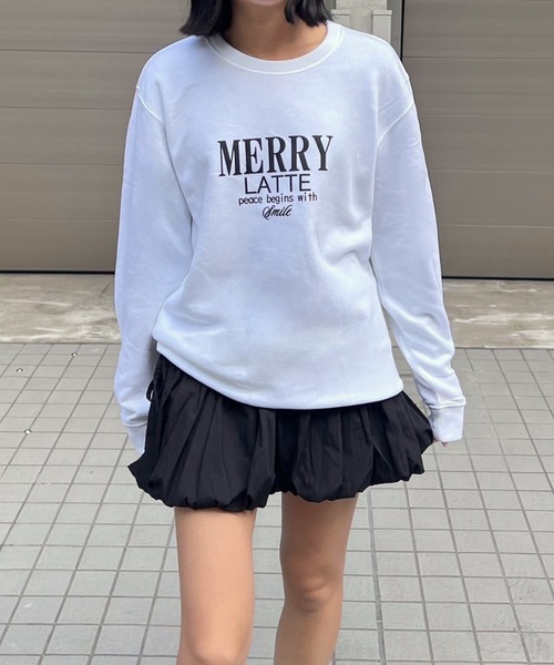merrylatte(メリーラテ)の「【軽量】ガーリーデザイントレーナー スウェット(スウェット・レディース・ホワイト・LARGE)」の1枚目の写真