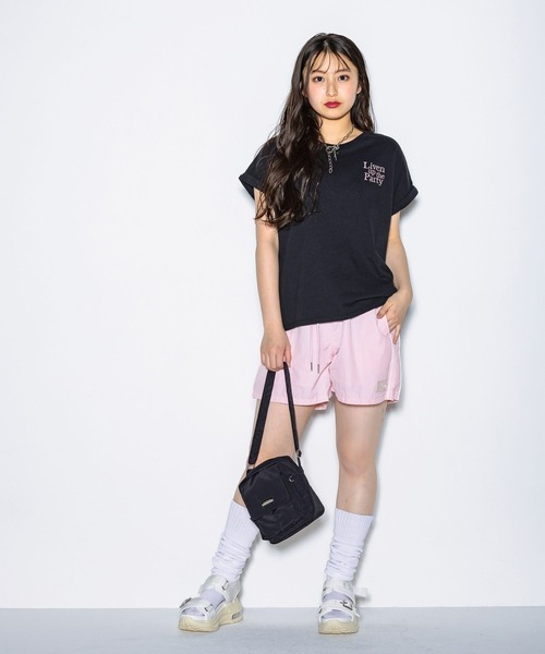 repipi armario(レピピ アルマリオ)の「BACKフラワーTシャツ(Tシャツ/カットソー・キッズ・ブラック/ホワイト/レッド・LARGE/MEDIUM/SMALL)」の8枚目の写真