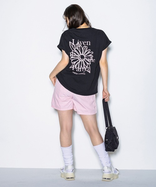 repipi armario(レピピ アルマリオ)の「BACKフラワーTシャツ(Tシャツ/カットソー・キッズ・ブラック/ホワイト/レッド・LARGE/MEDIUM/SMALL)」の10枚目の写真